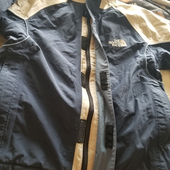 The North Face | Hyvent Ski Snow Jacket - Picture 4 of 9